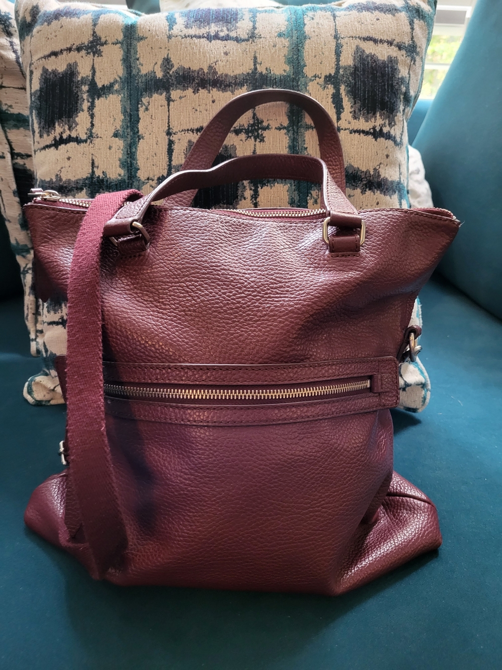 Fossil Pebbled Leather Shoulder Bag in Wine